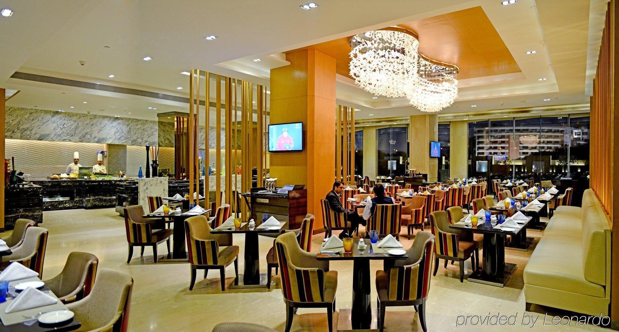 Radisson Blu Jaipur Hotell Restaurant bilde