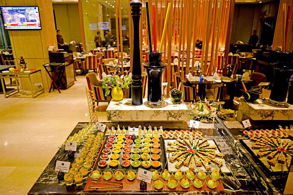 Radisson Blu Jaipur Hotell Restaurant bilde